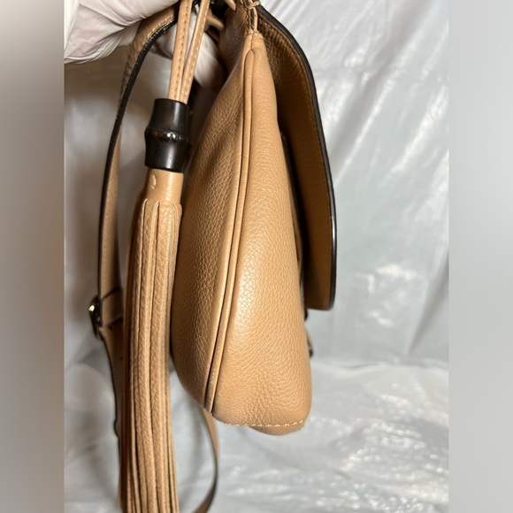 Gucci Bamboo Nouveau Camellia Medium
Fringe Bag - Picture 11 of 17